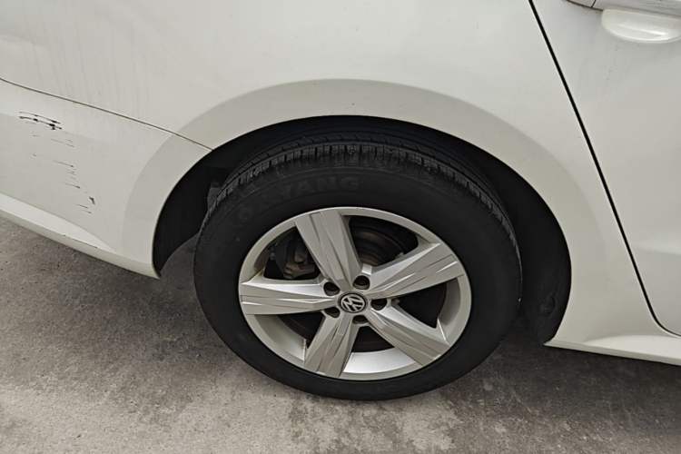 Used Volkswagen Lavida 2017 1.6L Automatic Fashion Edition Right Rear Wheel Hub