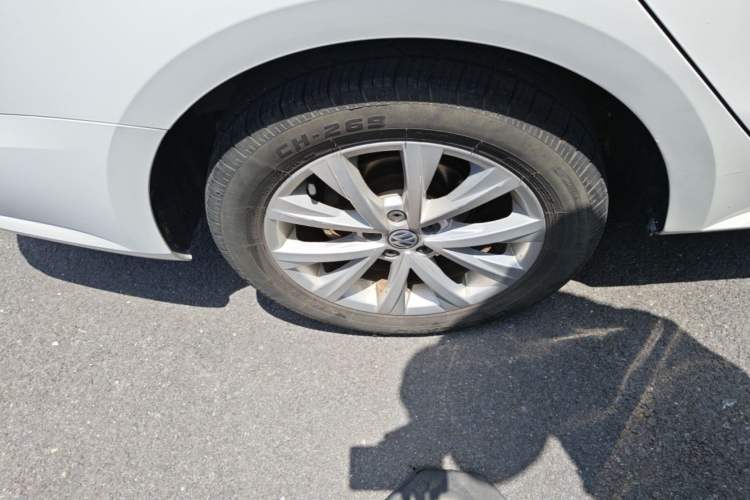 Used Volkswagen Lavida 2017 1.6L Automatic Comfort Edition Right Rear Wheel Hub