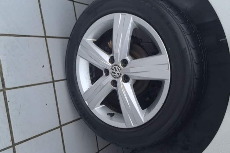 Used Volkswagen Lavida 2017 1.6L Automatic Fashion Edition Right Rear Wheel Hub