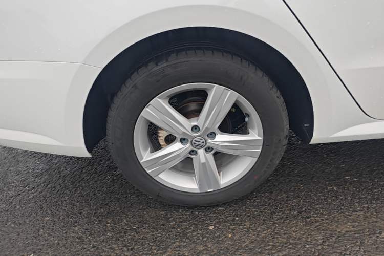 Used Volkswagen Lavida 2017 1.6L Automatic Fashion Edition Right Rear Wheel Hub