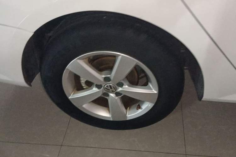 Used Volkswagen Lavida 2017 1.6L Automatic Comfort Edition Right Rear Wheel Hub