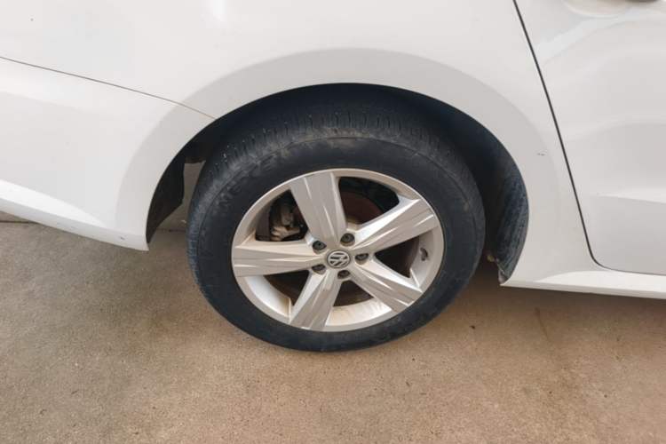 Used Volkswagen Lavida 2017 1.6L Automatic Fashion Edition Right Rear Wheel Hub