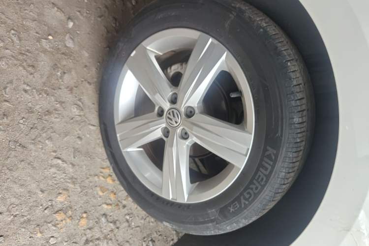 Used Volkswagen Lavida 2017 1.6L Manual Fashion Edition Right Rear Wheel Hub