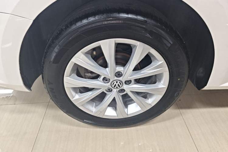 Used Volkswagen Lavida 2017 230TSI DSG Comfort Edition Right Rear Wheel Hub