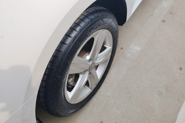Used Volkswagen Lavida 2017 1.6L Manual Fashion Edition Right Rear Wheel Hub