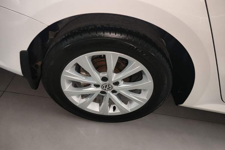 Used Volkswagen Lavida 2017 230TSI DSG Comfort Edition Right Rear Wheel Hub