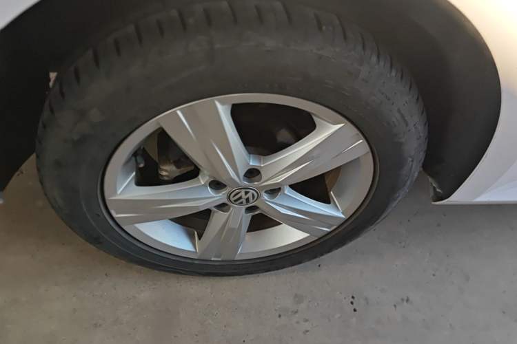 Used Volkswagen Lavida 2017 1.6L Manual Fashion Edition Right Rear Wheel Hub