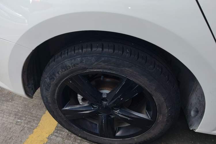 Used Volkswagen Lavida 2017 1.6L Manual Fashion Edition Right Rear Wheel Hub