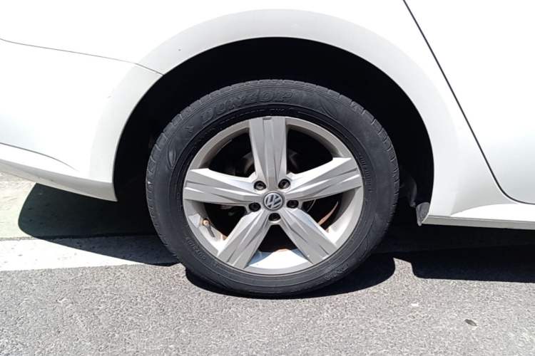 Used Volkswagen Lavida 2017 1.6L Automatic Fashion Edition Right Rear Wheel Hub