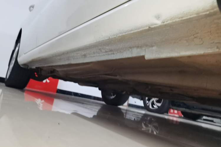 Used Volkswagen Lavida 2017 1.6L Automatic Fashion Edition Right Side Sill