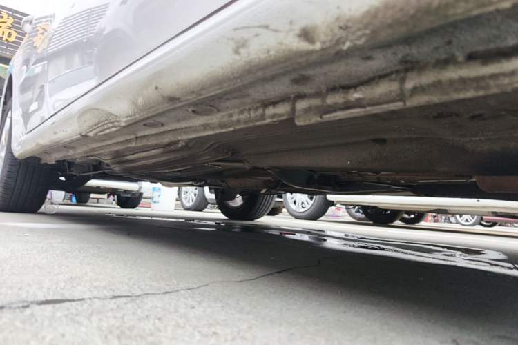 Used Volkswagen Lavida 2017 1.6L Automatic Fashion Edition Right Side Sill
