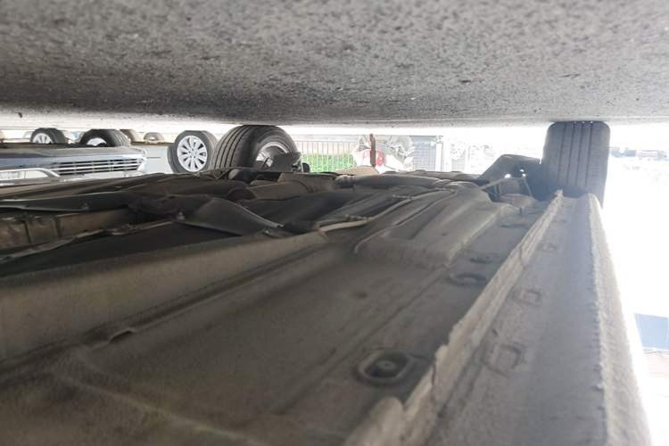 Used Volkswagen Lavida 2017 1.6L Automatic Comfort Edition Right Side Sill