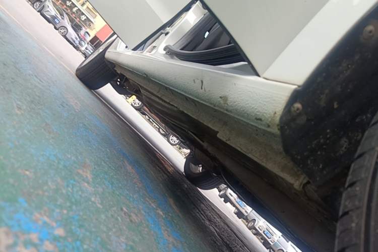 Used Volkswagen Lavida 2017 1.6L Automatic Fashion Edition Right Side Sill