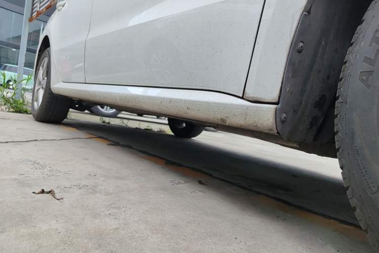 Used Volkswagen Lavida 2017 1.6L Manual Fashion Edition Right Side Sill