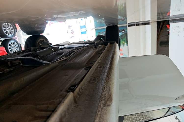 Used Volkswagen Lavida 2017 1.6L Automatic Fashion Edition Right Side Sill