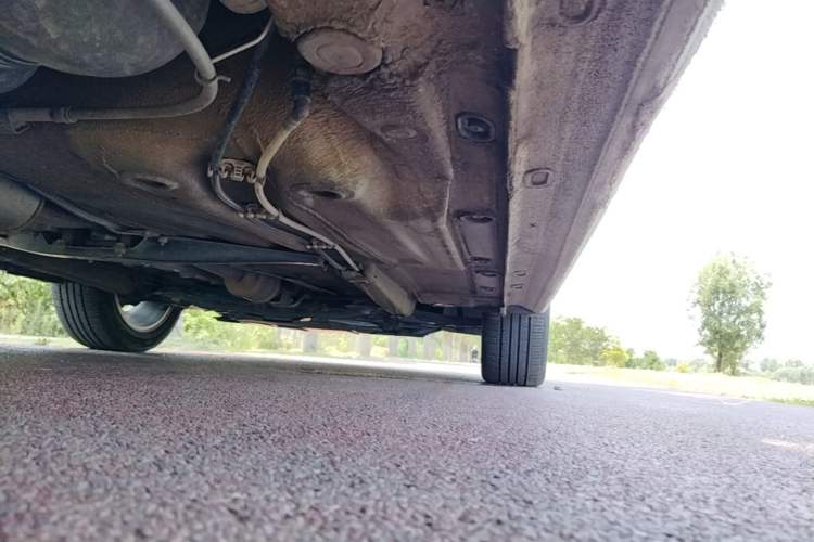 Used Volkswagen Lavida 2017 1.6L Automatic Comfort Edition Right Side Sill