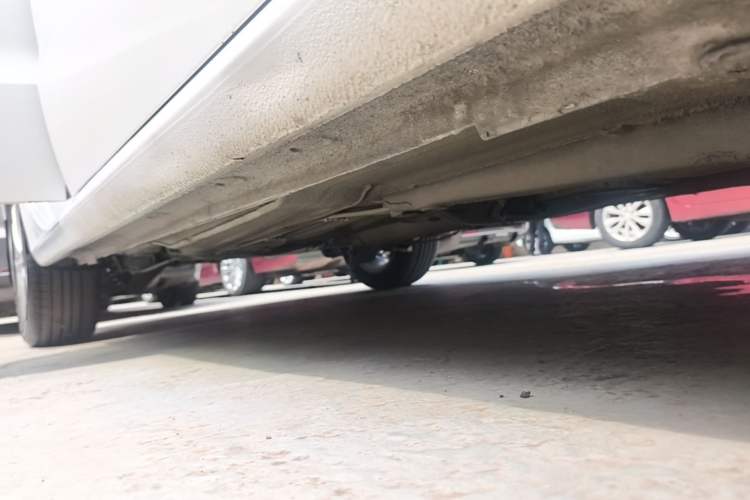 Used Volkswagen Lavida 2017 230TSI DSG Comfort Edition Right Side Sill
