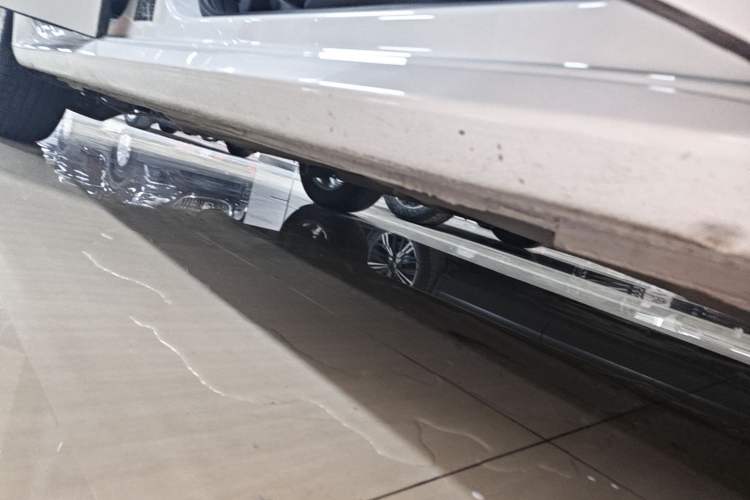 Used Volkswagen Lavida 2017 230TSI DSG Comfort Edition Right Side Sill