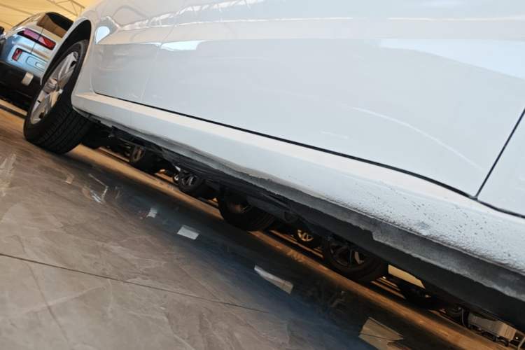 Used Volkswagen Lavida 2017 1.6L Automatic Fashion Edition Right Side Sill