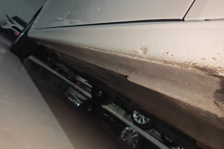 Used Volkswagen Lavida 2017 1.6L Automatic Fashion Edition Right Side Sill
