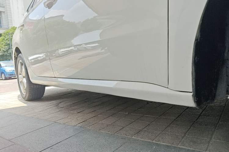 Used Volkswagen Lavida 2017 1.6L Automatic Fashion Edition Right Side Sill
