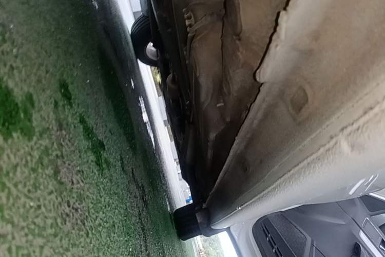 Used Volkswagen Lavida 2017 1.6L Automatic Comfort Edition Right Side Sill