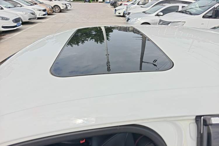 Used Volkswagen Lavida 2017 1.6L Manual Comfort Edition Roof