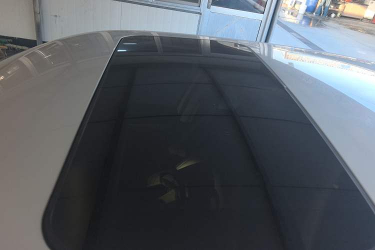 Used Volkswagen Lavida 2017 1.6L Automatic Comfort Edition Roof