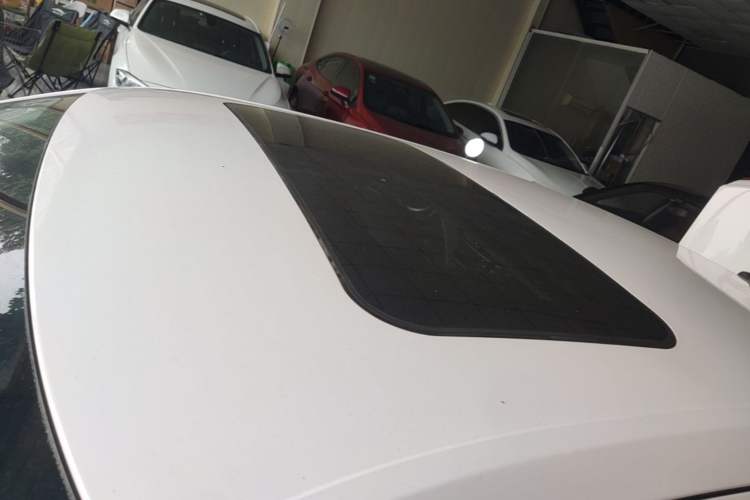 Used Volkswagen Lavida 2017 1.6L Automatic Comfort Edition Roof