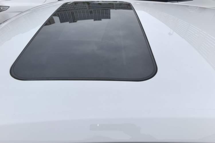 Used Volkswagen Lavida 2017 1.6L Automatic Comfort Edition Roof