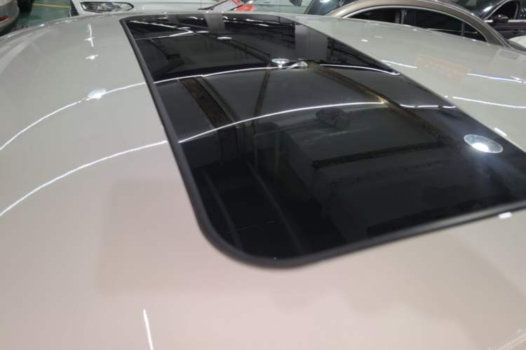 Used Volkswagen Lavida 2017 1.6L Automatic Comfort Edition Roof