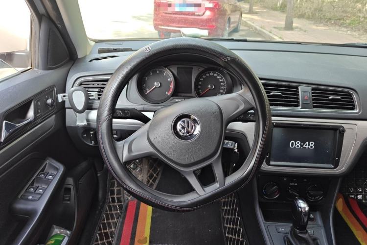 Used Volkswagen Lavida 2017 1.6L Automatic Fashion Edition Steering Wheel