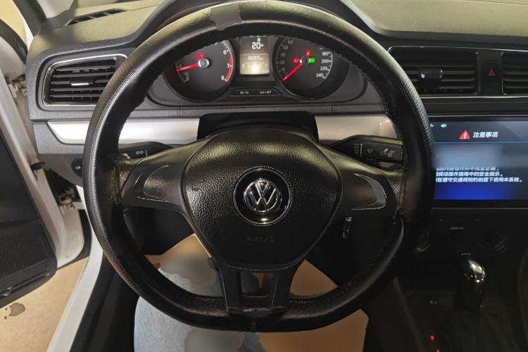 Used Volkswagen Lavida 2017 1.6L Automatic Fashion Edition Steering Wheel