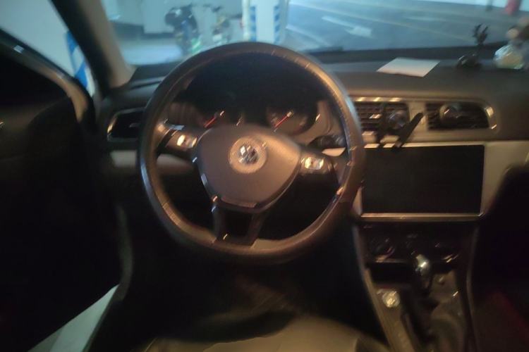 Used Volkswagen Lavida 2017 1.6L Automatic Comfort Edition Steering Wheel
