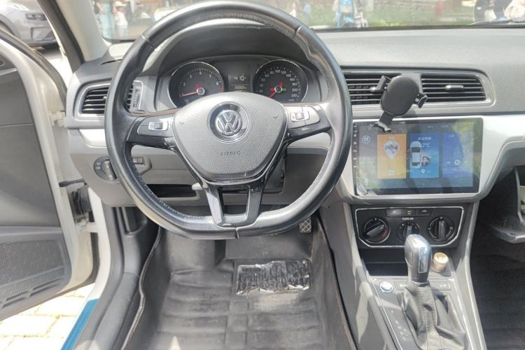 Used Volkswagen Lavida 2017 1.6L Automatic Comfort Edition Steering Wheel