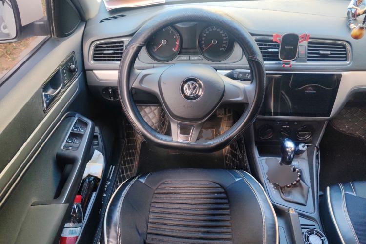 Used Volkswagen Lavida 2017 1.6L Automatic Fashion Edition Steering Wheel