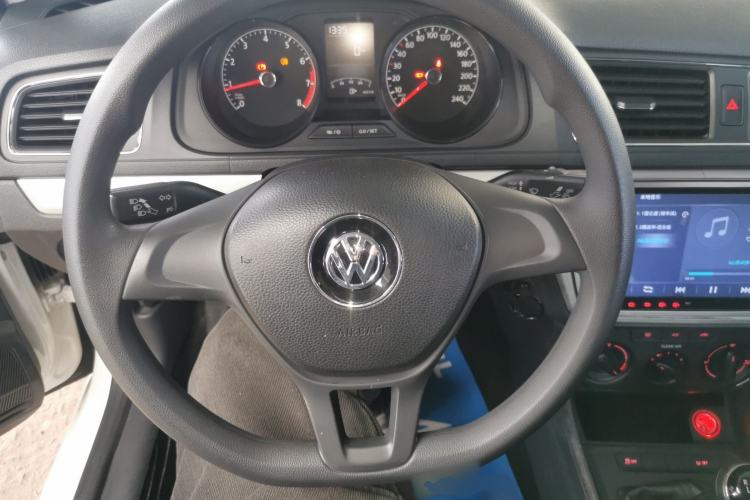 Used Volkswagen Lavida 2017 1.6L Manual Fashion Edition Steering Wheel