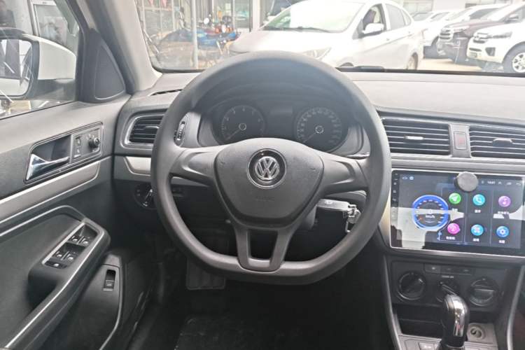 Used Volkswagen Lavida 2017 1.6L Automatic Fashion Edition Steering Wheel