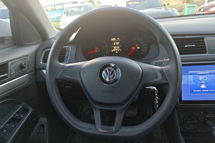 Used Volkswagen Lavida 2017 1.6L Automatic Fashion Edition Steering Wheel