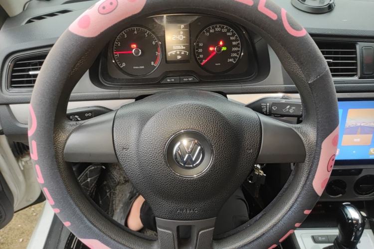 Used Volkswagen Lavida 2017 1.6L Automatic Fashion Edition Steering Wheel