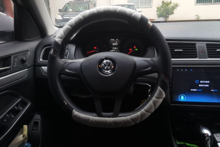 Used Volkswagen Lavida 2017 1.6L Automatic Fashion Edition Steering Wheel