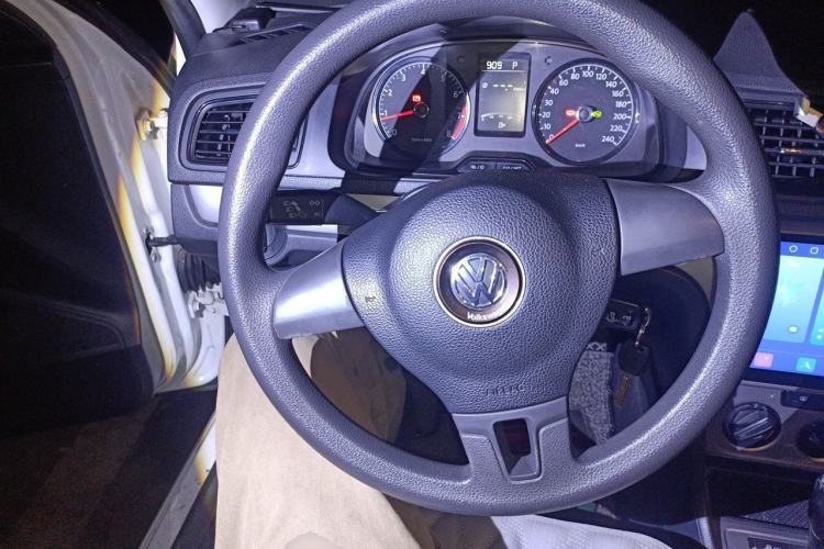 Used Volkswagen Lavida 2017 1.6L Automatic Fashion Edition Steering Wheel