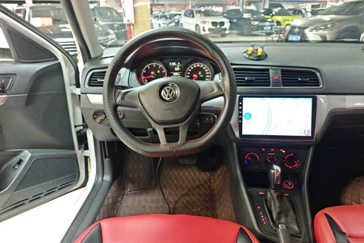 Used Volkswagen Lavida 2017 1.6L Automatic Fashion Edition Steering Wheel