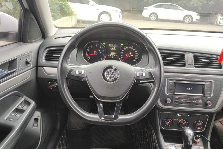 Used Volkswagen Lavida 2017 230TSI DSG Comfort Edition Steering Wheel
