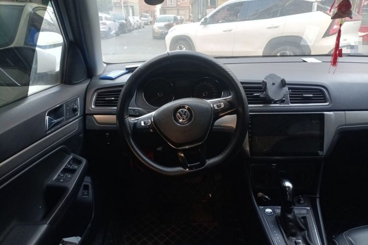 Used Volkswagen Lavida 2017 1.6L Automatic Comfort Edition Steering Wheel