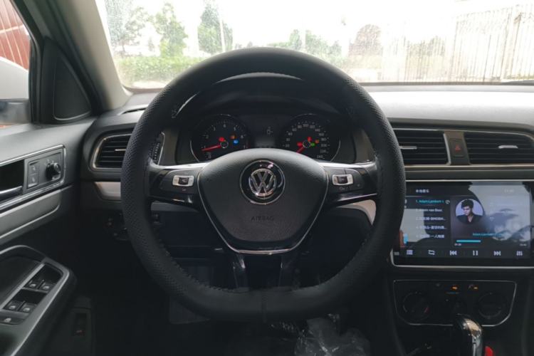 Used Volkswagen Lavida 2017 1.6L Automatic Comfort Edition Steering Wheel