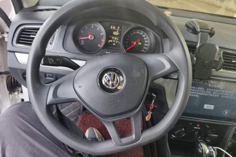 Used Volkswagen Lavida 2017 1.6L Automatic Fashion Edition Steering Wheel
