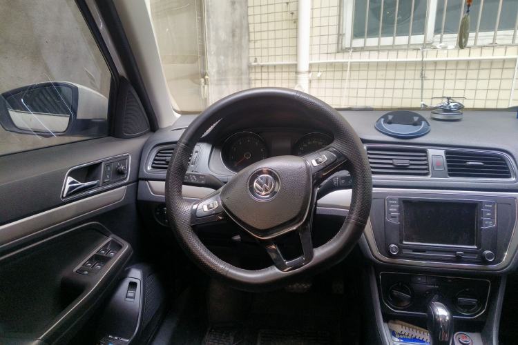 Used Volkswagen Lavida 2017 1.6L Automatic Comfort Edition Steering Wheel