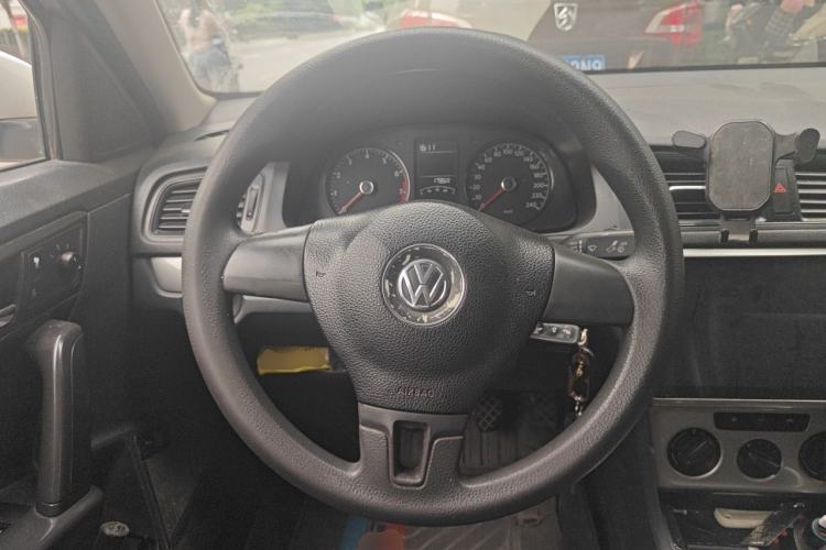 Used Volkswagen Lavida 2017 1.6L Manual Fashion Edition Steering Wheel