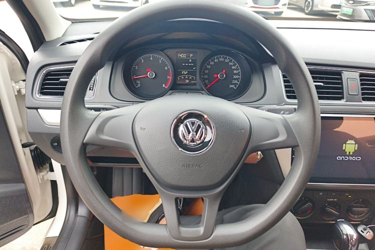 Used Volkswagen Lavida 2017 1.6L Automatic Fashion Edition Steering Wheel